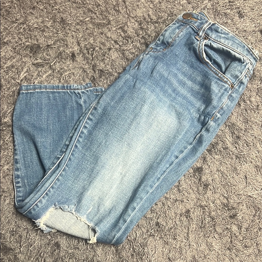 Ankle Cropped Jeans with Vintage Fading!